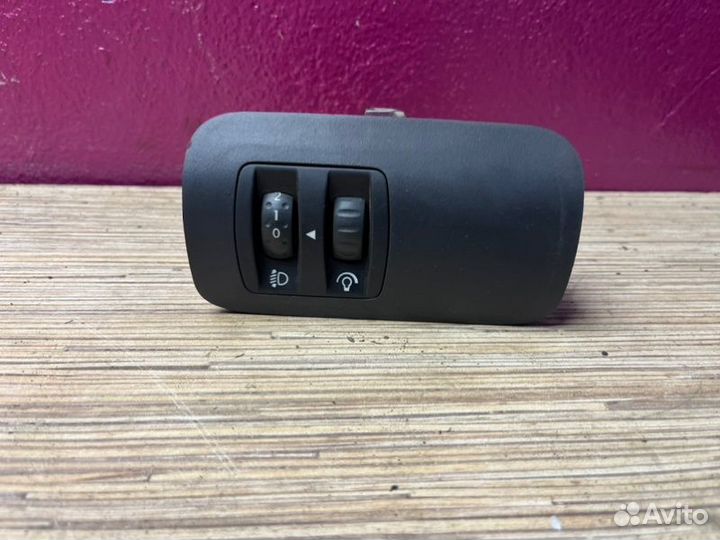 Консоль панели приборов Renault Megane 2 K4MD812