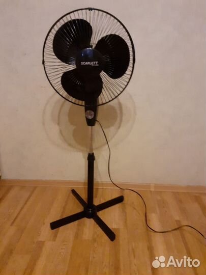Вентилятор напольный scarlett