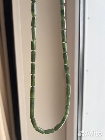 Бусы из нефрита