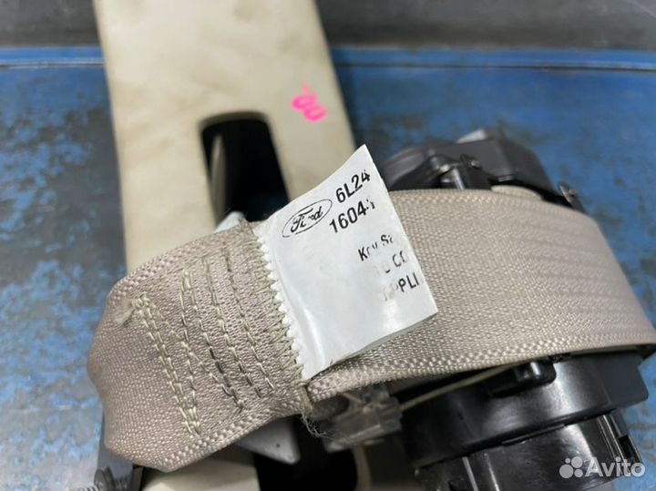 Ремень передний правый Ford Explorer 4 U251