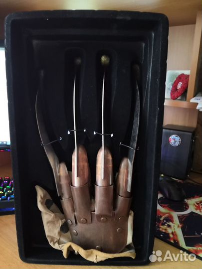 Перчатка Фредди Крюгера