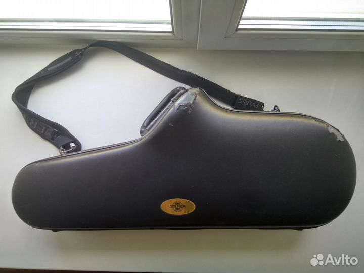 Жёсткий кейс для альт-саксофона Henri Selmer Paris