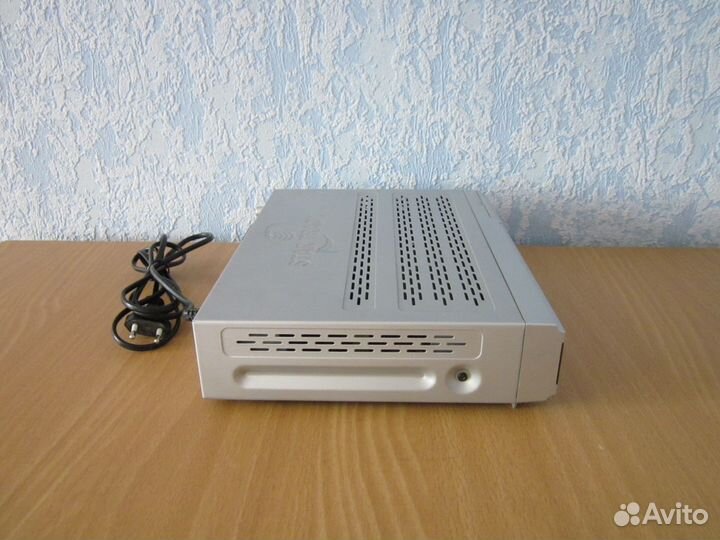 Спутниковый тюнер Startrack SR-X1050