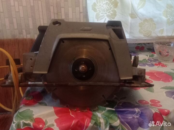 Пила ручная циркулярная бу