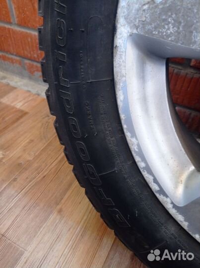 Yokogama 215/55 R16