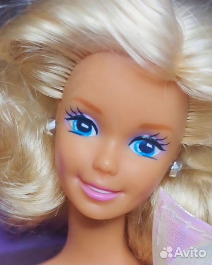 Friendship Barbie Blonde 1990