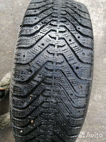 Goodyear UltraGrip 500 215/60 R16