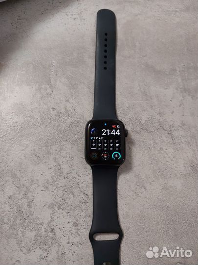 Часы apple watch se 44 mm