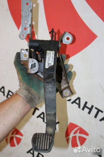 Педаль сцепления (без цилиндра) Ford Focus 2