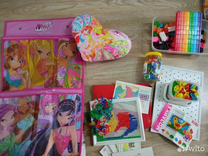 Развивающие игрушки: конструктор, паззлы, кубики