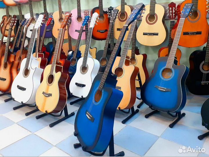 Гитара акустическая новая с чехлом и струнами