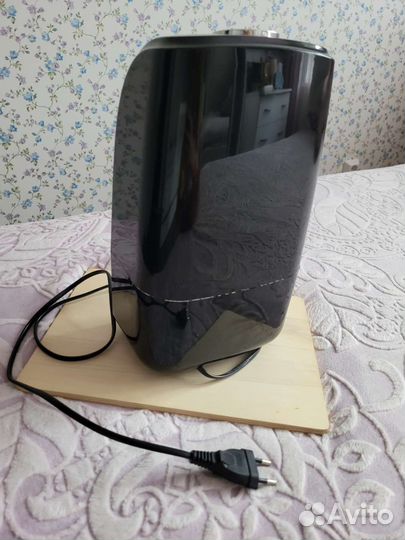 Увлажнитель воздуха Marta рабочий, но с дефектом