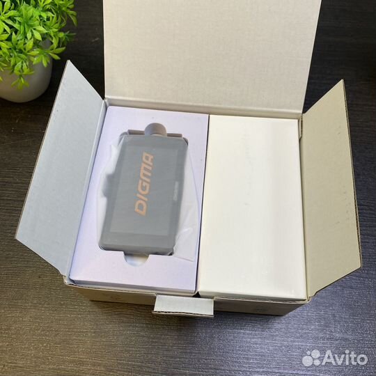 Видеорегистратор Digma FreeDrive 208 Night FHD