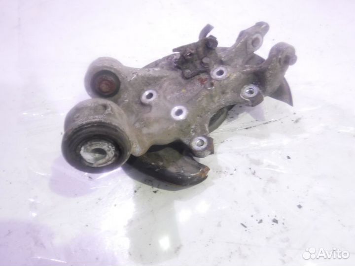 Кулак задний правый Хонда