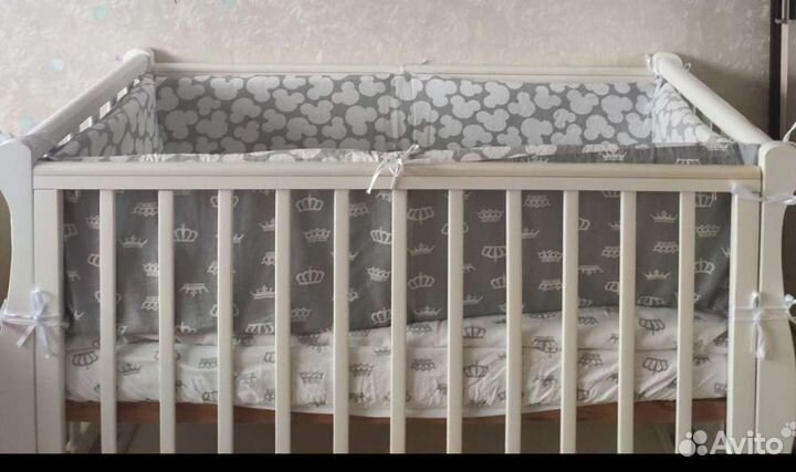Детская кроватка с маятником белая, матрас бортики
