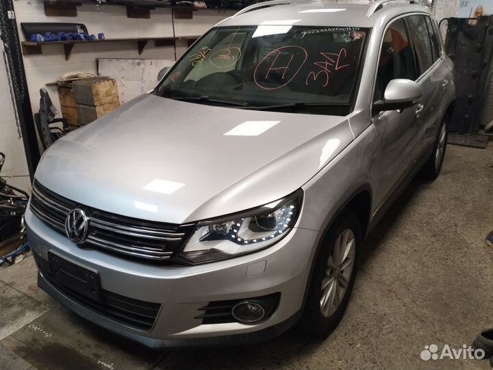 Volkswagen Tiguan по запчастям.Запчасти Volkswagen
