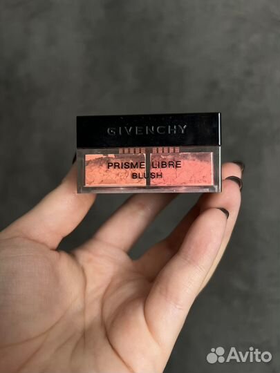 Румяна Givenchy Prisme Libre