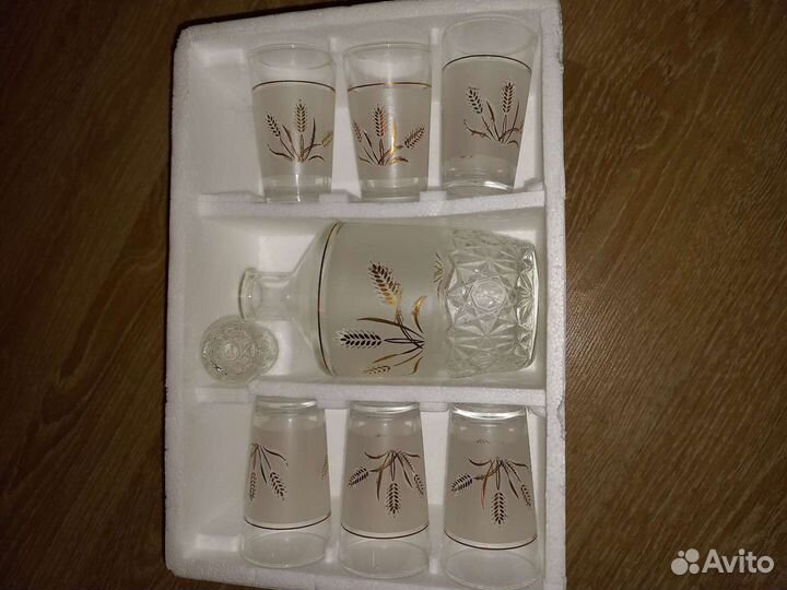 Набор графин со стопками