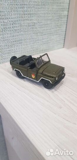 УАЗ 469 4х4 Кабриолет Парадный 1:43