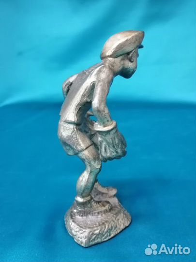 Бронзовая статуэтка 