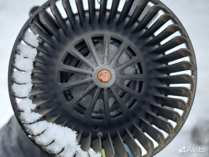 Моторчик печки ситроен с4