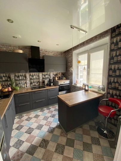 4-к. квартира, 80 м², 4/9 эт.