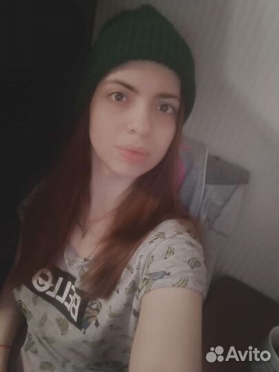 Шапка вязаная, демисезонная. Ручной работы