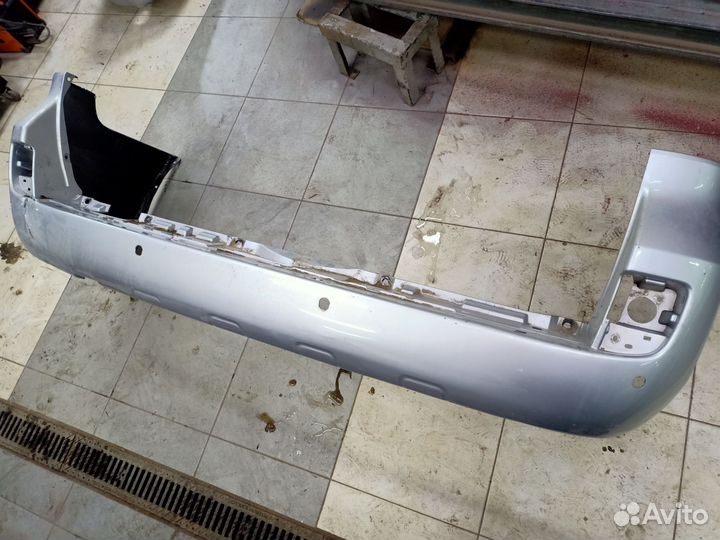 Бампер задний Toyota Land Cruiser 200