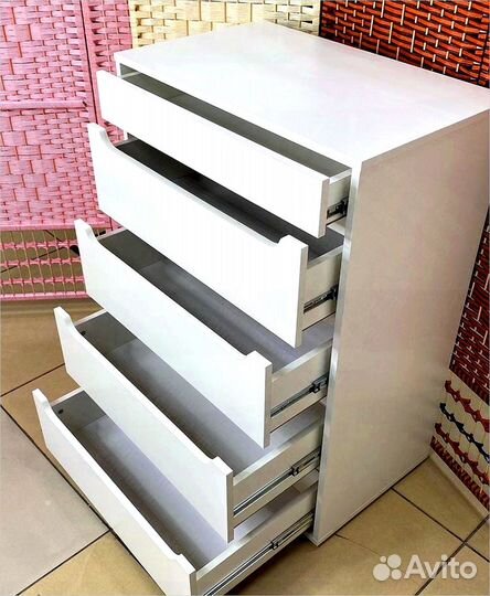 Комод для салона красоты