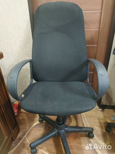 Компьютерное кресло офисное руководителя