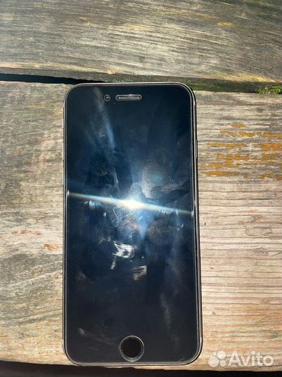 Телефон iPhone 6s