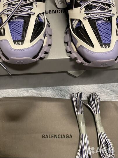 Balenciaga track 1