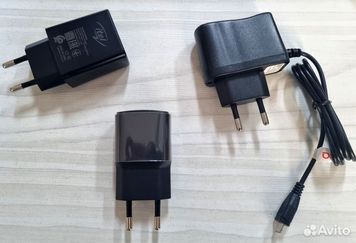 Зарядное устройство для мобильных телефонов