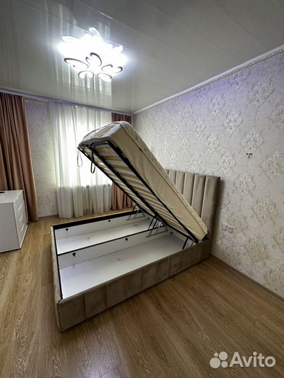 Кровать двухспальная с матрасом бу 160 200