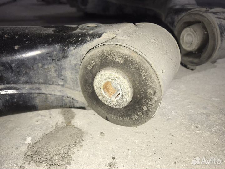 Нижний рычаг задней подвески Мерседес Вито 447