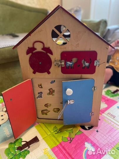 Бизиборд домик