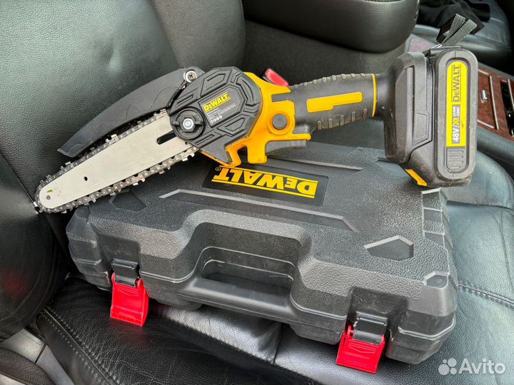 Аккумуляторная цепная пила dewalt