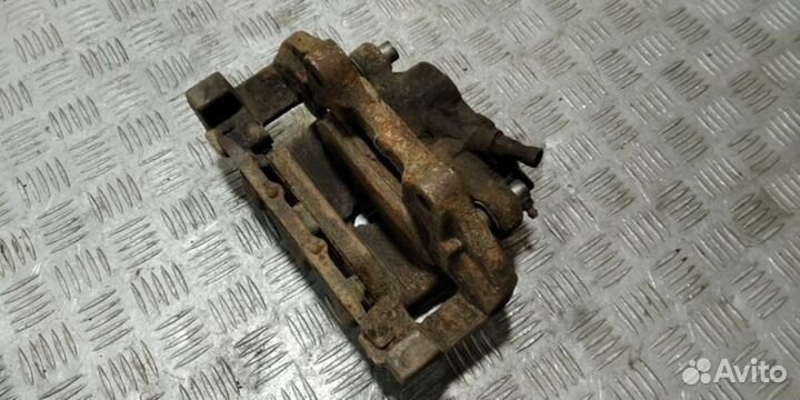 Суппорт передний правый Gl x164