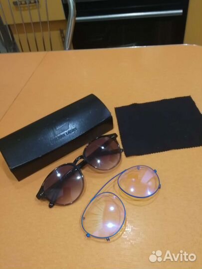 Солнцезащитные очки 