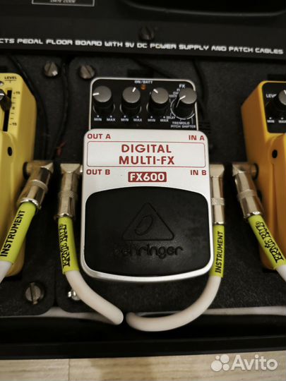 Педалборд Behringer