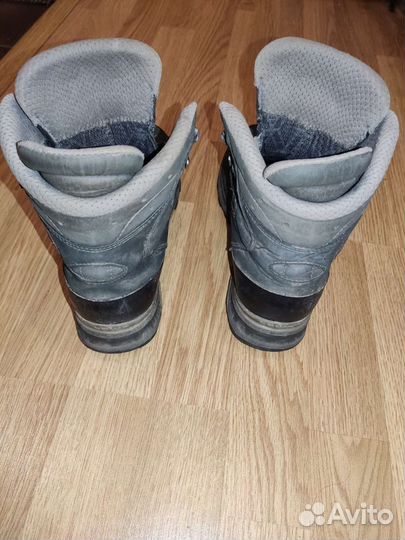 Треккинговая обувь Lowa размер 40