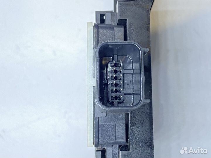 Б/У Датчик слепых зон задний левый Genesis G90