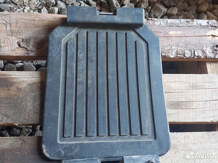 Брызговики Нива 21214 к-т из 4 штук с креплениями