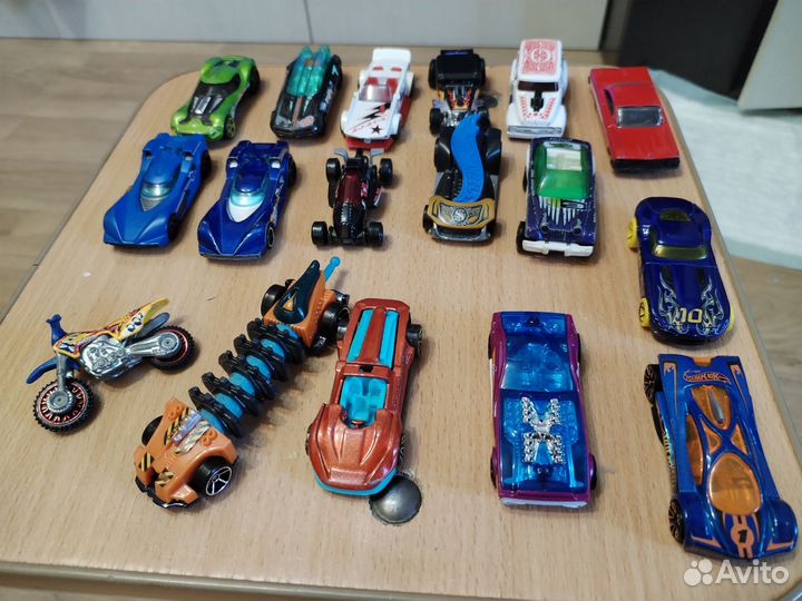 Hot wheels машинки