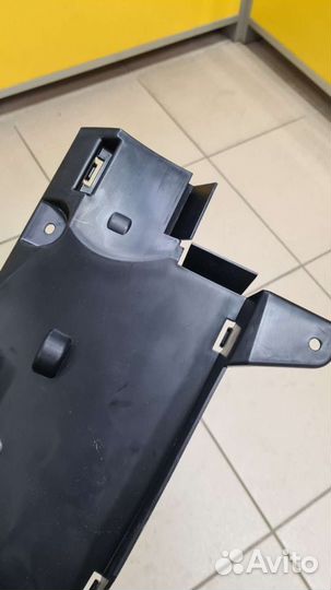 Дефлектор радиатора Правый верхний Ларгус FL