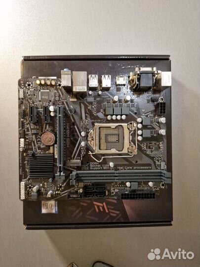 Gigabyte H410m S2h + i3 10100 + Gammax 300