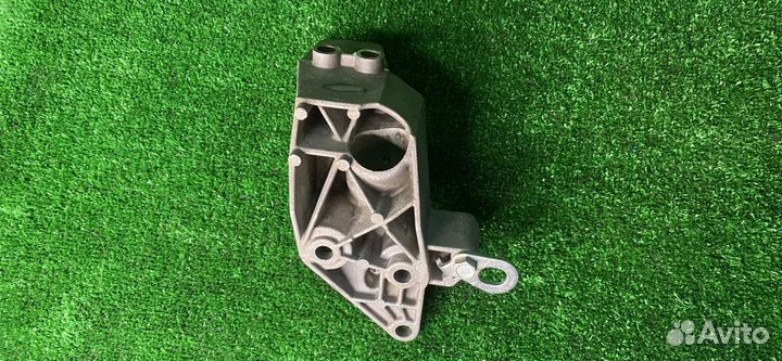Кронштейн двигателя левый LADA Granta 2023