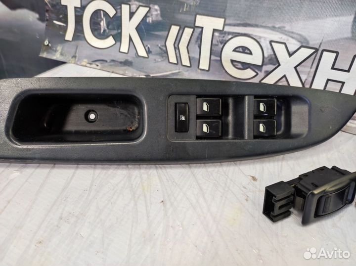 Блок кнопок стеклоподъёмников FAW V5