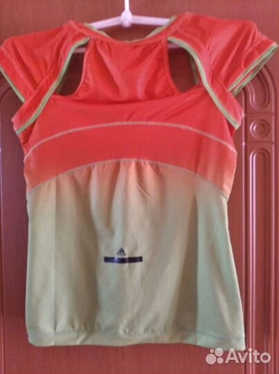 Топ спортивный новый