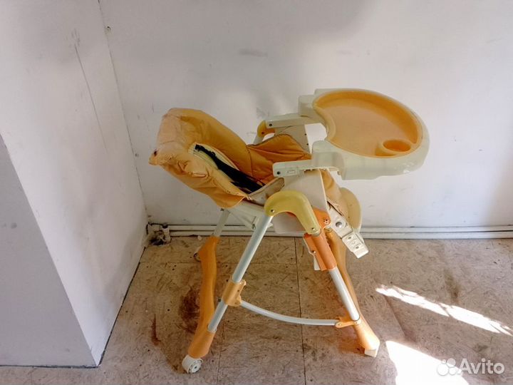 Стульчик для кормления (на колесах)